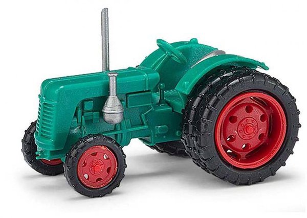 Busch 211005800 Traktor Famulus mit Zwillingsreifen, grün TT